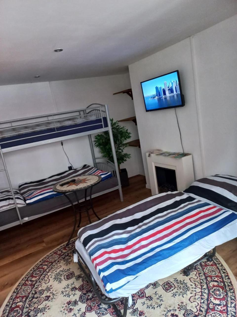 Bungalow Hugo Oppach Bagian luar foto